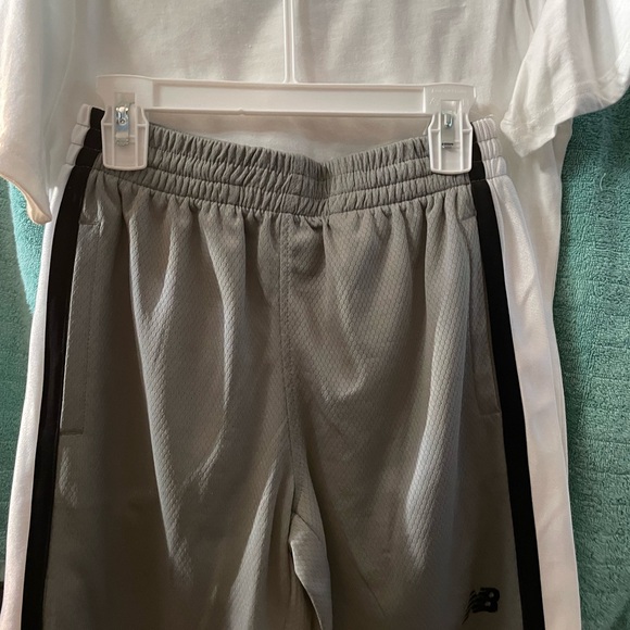 New Balance Kids White - Picture 2 of 2